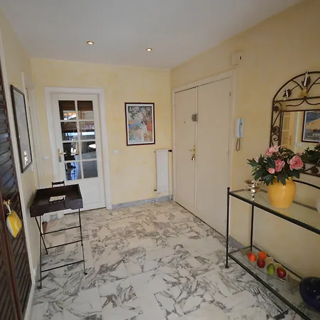 Apartment Parc Continental Cannes-very Elegant Three Bedroom Cannes